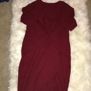 Size 2x dark red dress.